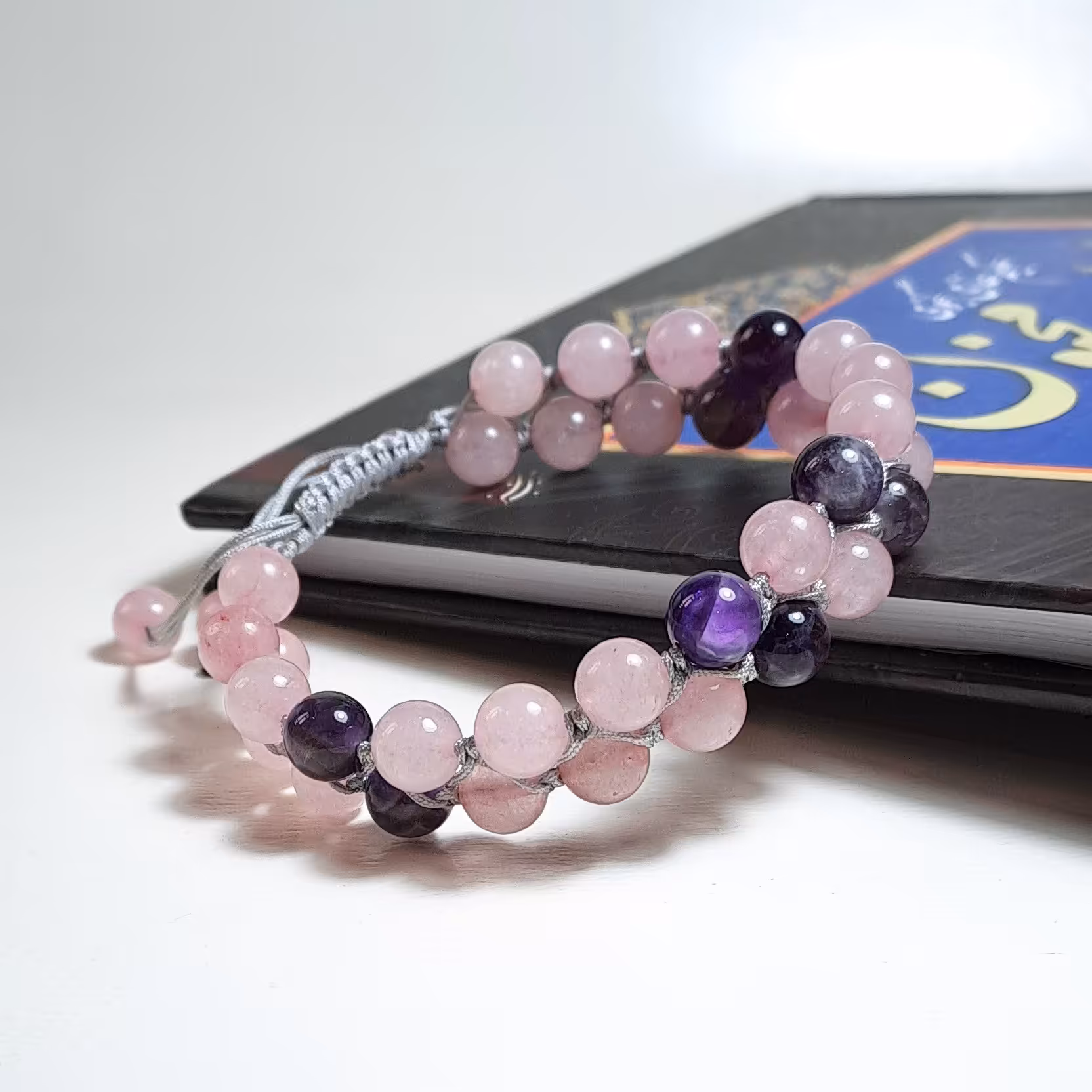دستبند دو رج بافت زنانه و دخترانه سنگ آمیتیست و رزکوارتز 