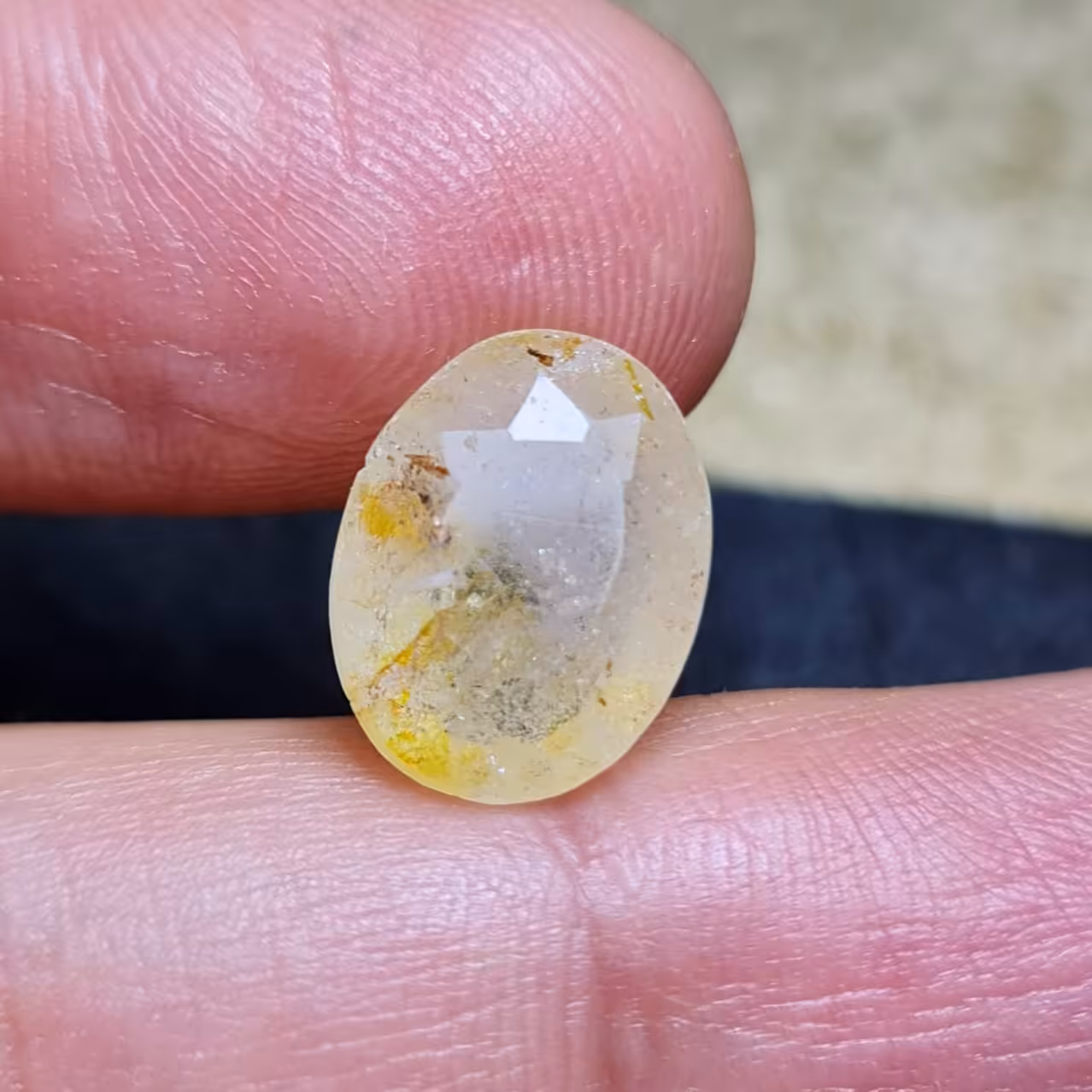 نگین زیبای سنگ طبیعی توپاز زرد معدنی با وزن 8 قیراط 
کد 28719