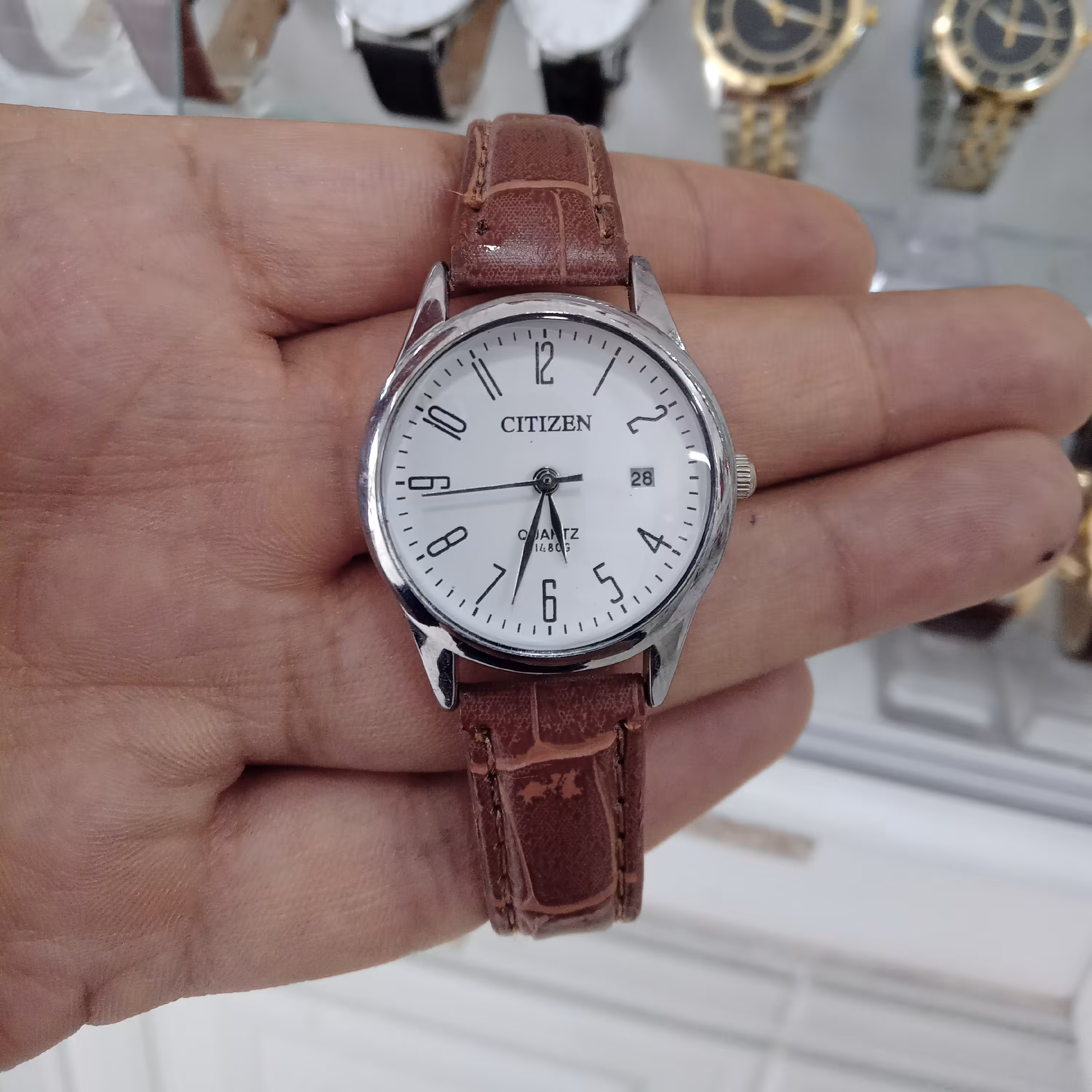 ساعت زنانه سیتیزن تقویم دار رنگ ثابت ضدآب ارسال رایگان 