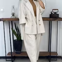 کت شلوار دکمه چوبی