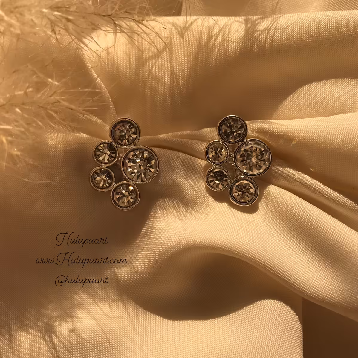 گوشواره کلیپسی Hulupuart  طرح Atlanta برند iam تحت لیسانس آلمان با نگین سوارسکی