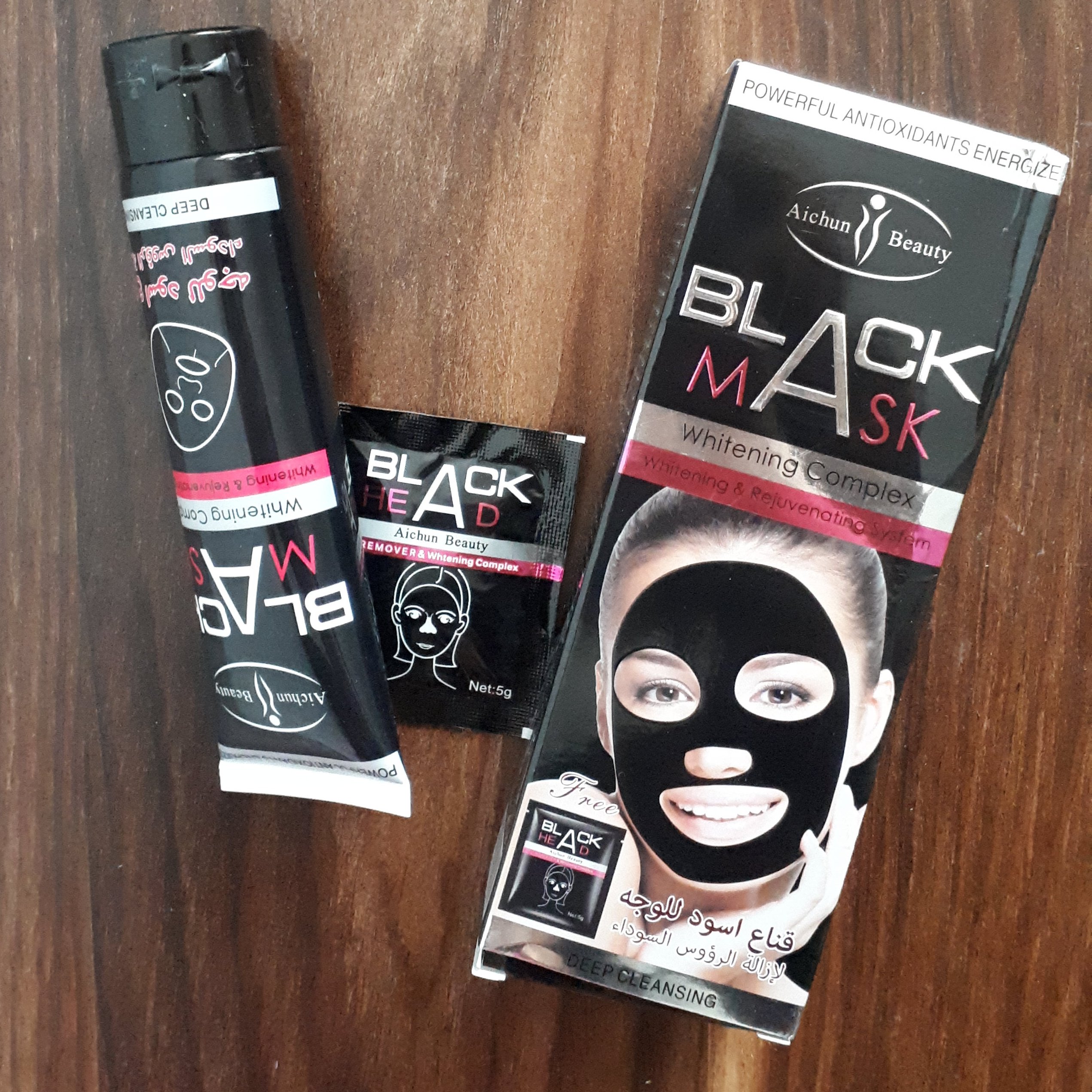 ماسک ذغال یا بلک ماسک لایه بردار مناسب پوست معمولی و چرب  جنس عالی ارسال رایگان