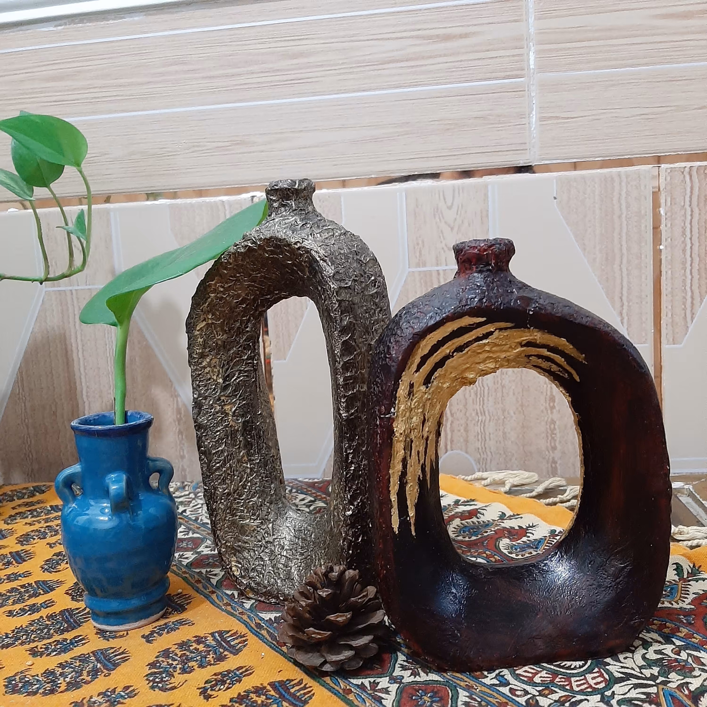 گلدان طلایی پلی استر