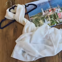 شال وارداتی رنگ سفید ،دور دوخت