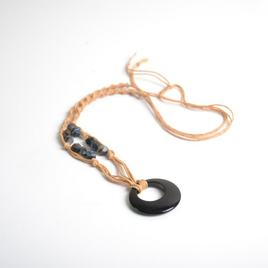 گردنبند رومانتویی عقیق سیاه