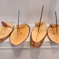 جاعودی دست ساز تمام چوب به همراه پرنده چوبی بسیار خوشرنگ تمیز و زیبا 