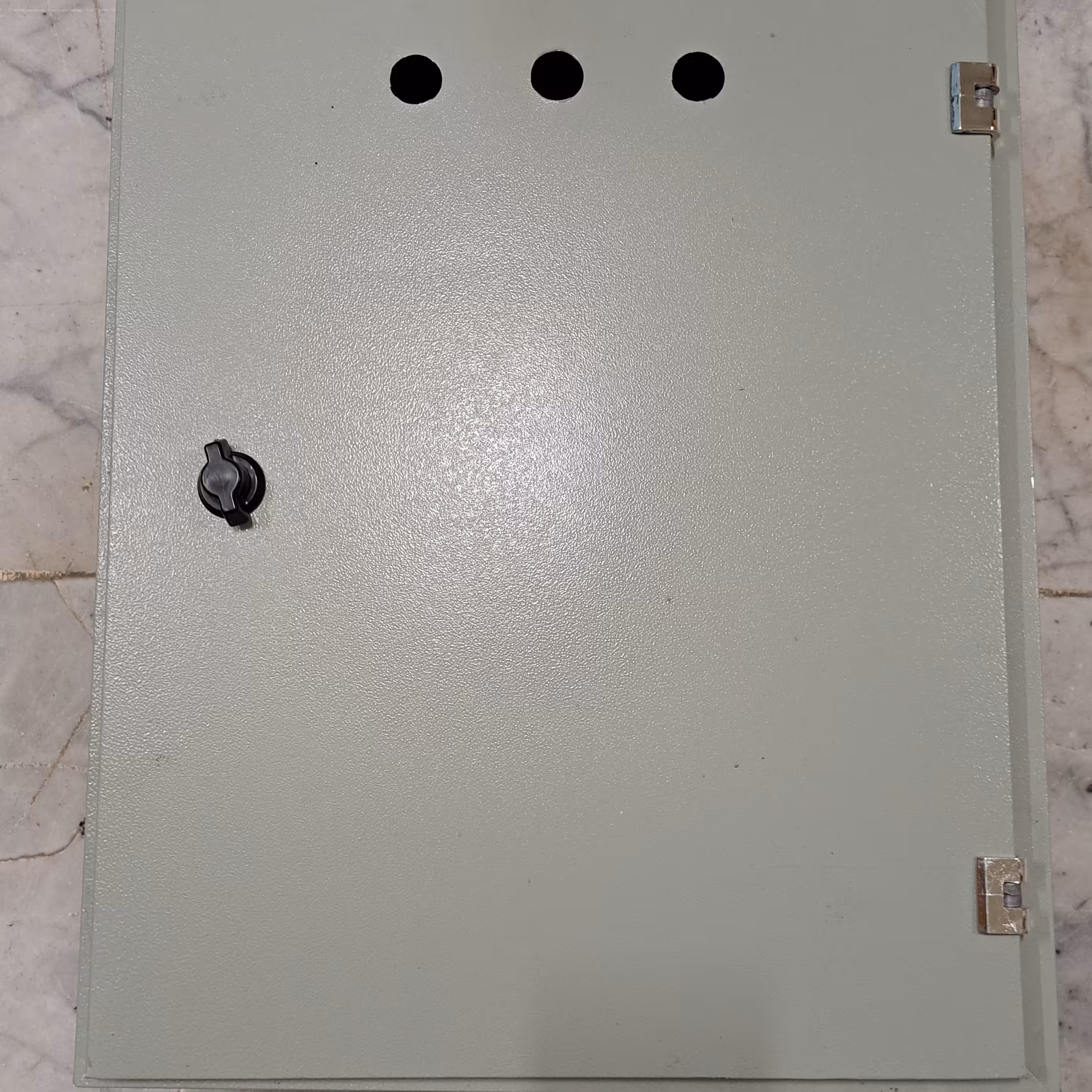 اسکلت تابلو برق فلزی 40 در 50 عمق 17 سانت رنگ زیمنس روکار