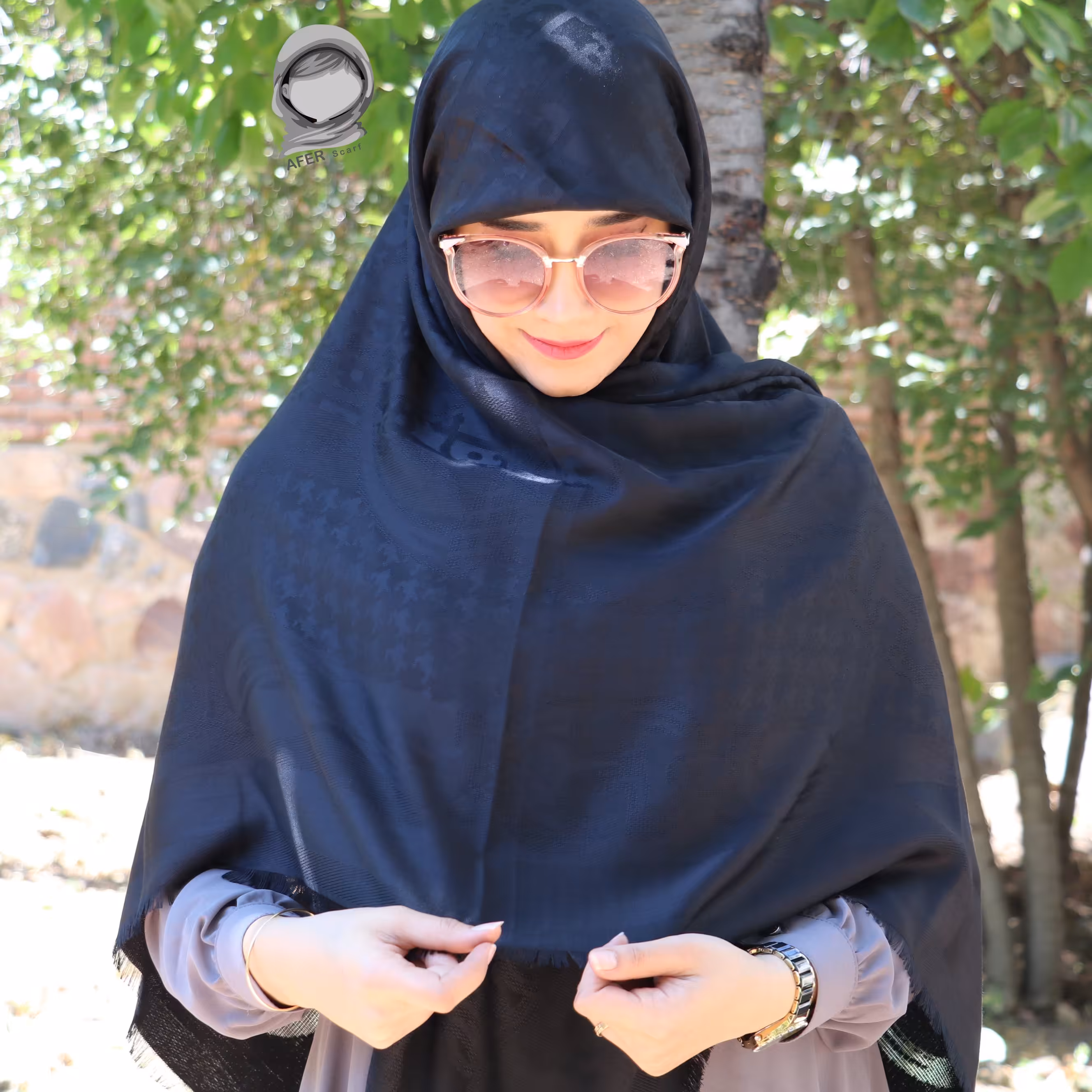 روسری مشکی قواره 140  جنس نخ ژاکارد