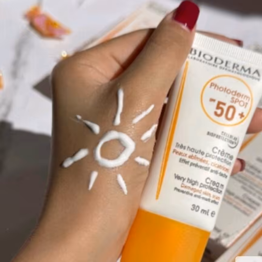 کرم ضدآفتاب بیودرما.ضدافتاب سفید .spf50.بی رنگ سفید.بایودرما اورجینال