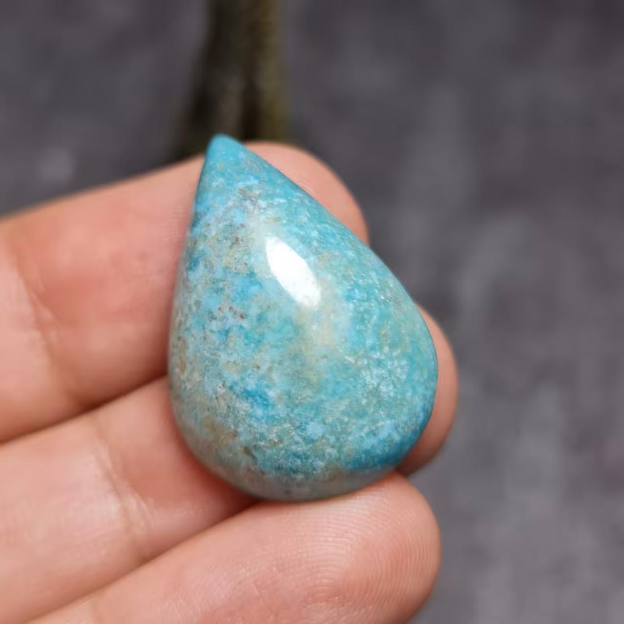  نگین درشت فوق العاده زیبای فیروزه خاص معدنی ایرانی
کد 28258