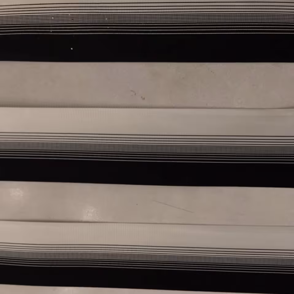 پرده زبرا رنگ مشکی .