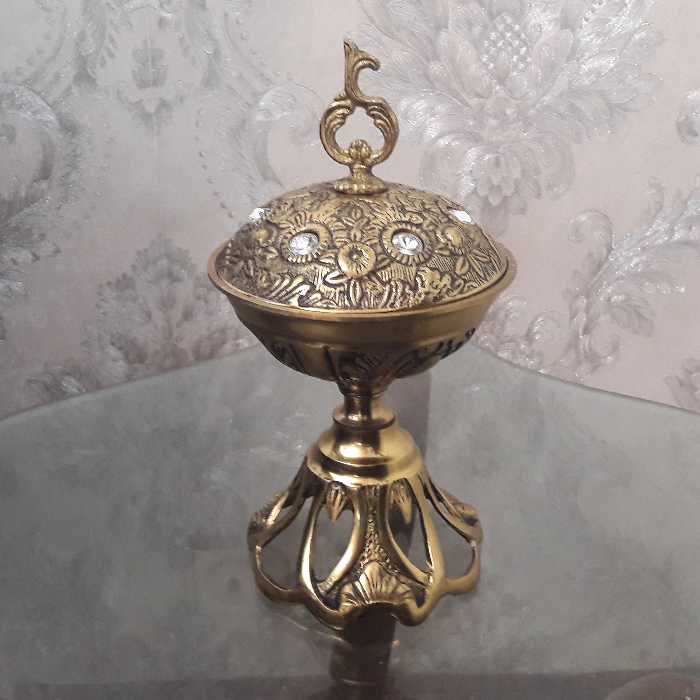 قندان برنز پایه دار نگینی زیبا