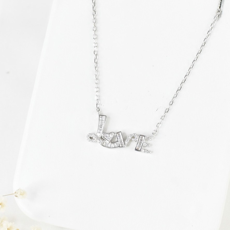 گردنبند نقره love عیار925 کد 7118