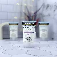 ضد آفتاب نیتروژنا Neutrogena – مدل ultra sheer مخصوص انواع پوست
