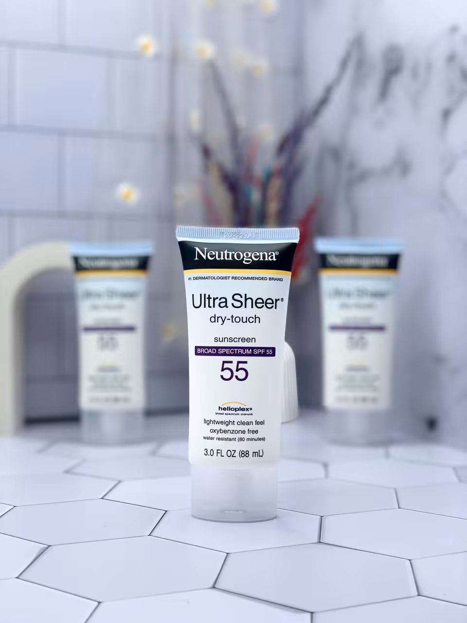 ضد آفتاب نیتروژنا Neutrogena – مدل ultra sheer مخصوص انواع پوست