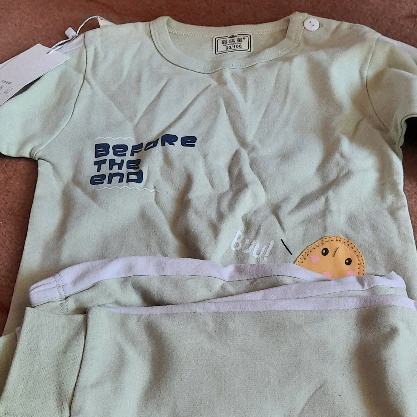 بلوز و شلوار بچگانه در طرح و رنگ ها متفاوت و زیباو جنس خوب با کیفیت