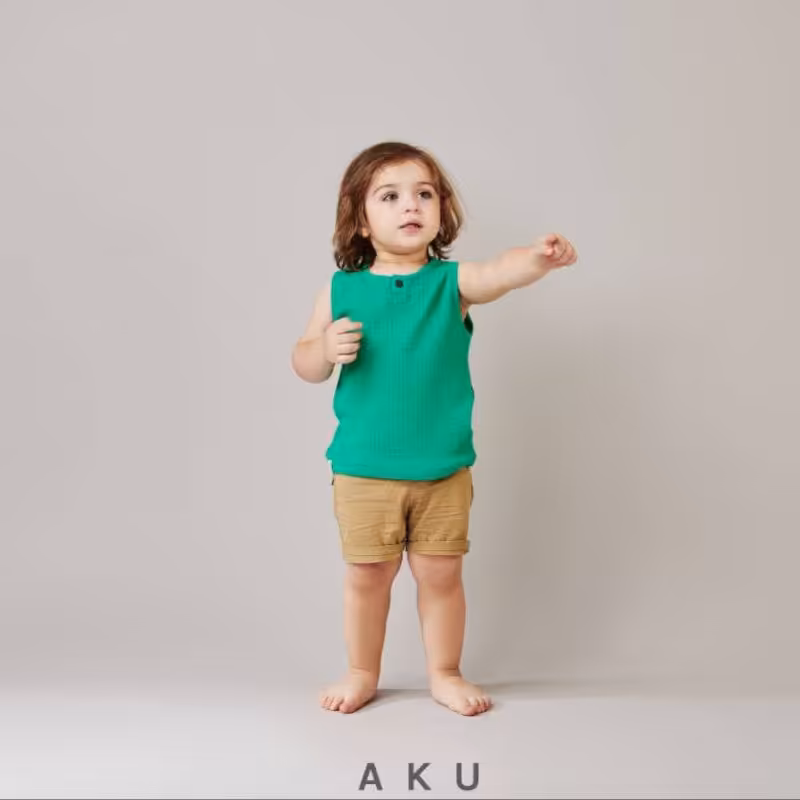 تاپ اسپورت بچگانه شیک و زیبا رنگبندی شاد کیفیت عالی مناسب حدود سنی 1 تا 7 سال نرم و لطیف 