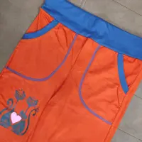 شلوار  دخترانه راحتی خانگی دخترانه مدل برمودا مناسب سایز 65 و 70 و 75 دوازده تا بیست سال فری سایز  ویسکوز