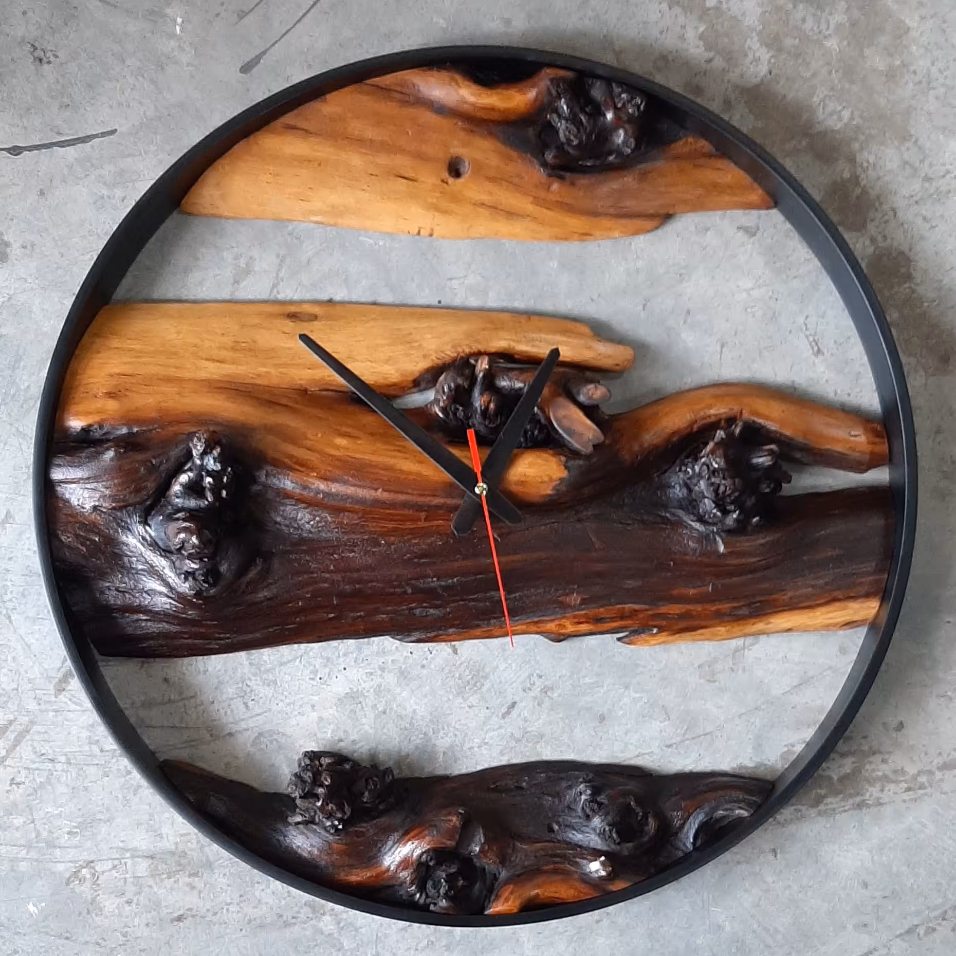 ساعت روستیک رینگ چوبی با چوب سنجدخوش نقش تنه