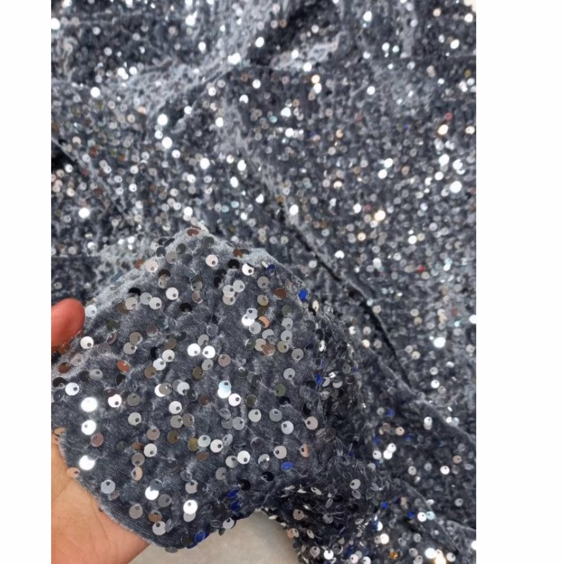 پارچه مجلسی مخمل پولک دوزی شده پر کار 