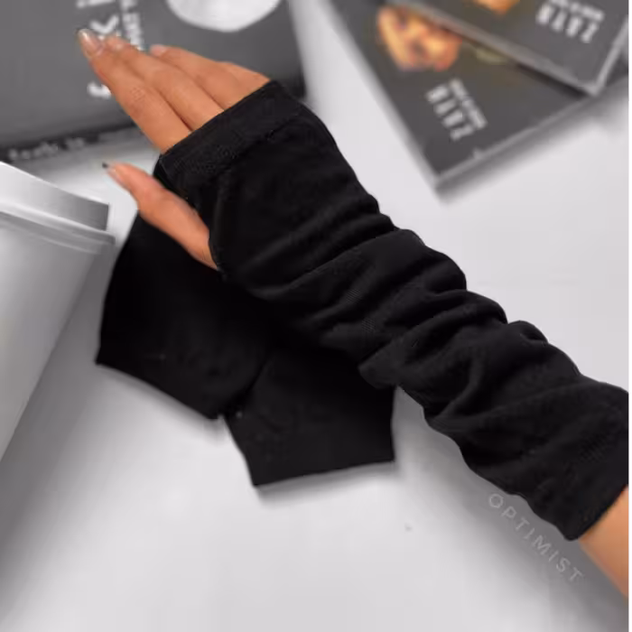 ساق دست اسپرت لاانگشتی طرح ساده مشکی