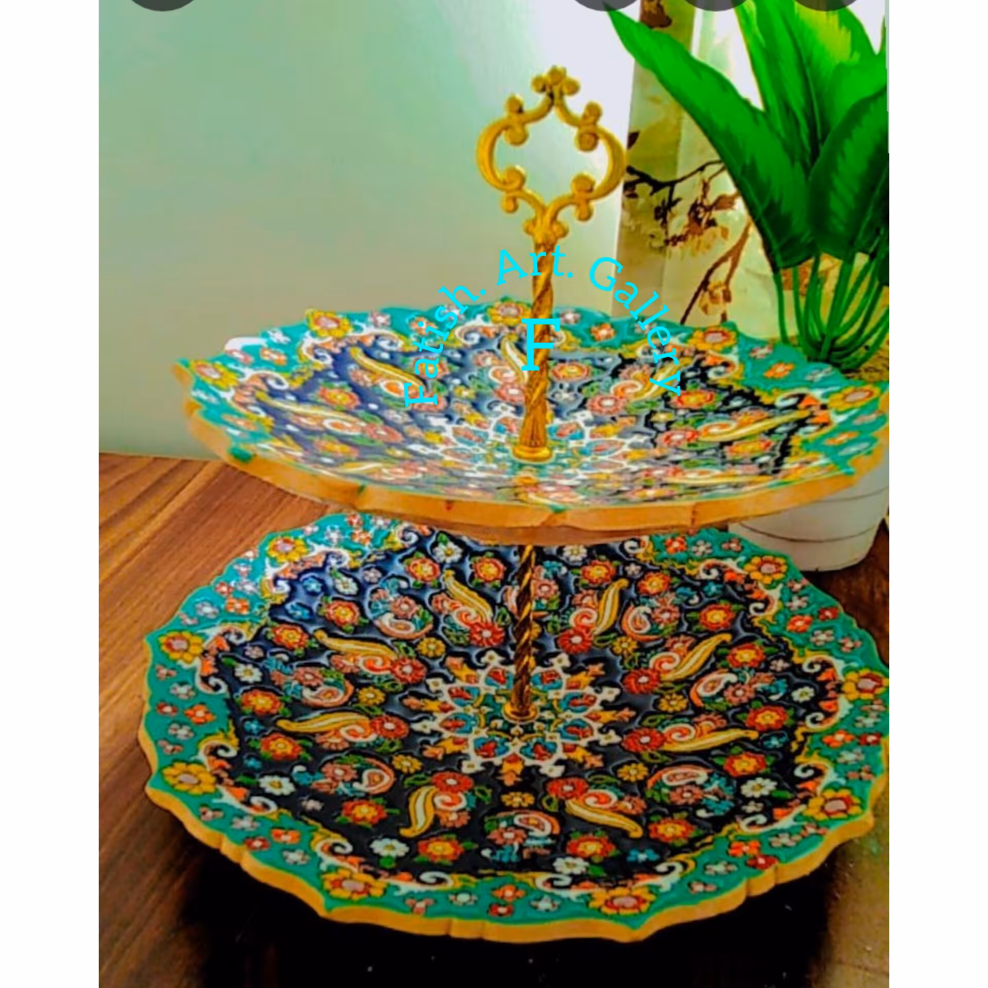 ظرف پذیرایی دو طبقه(شیرینی خوری، جا میوه ای) سفالی میناکاری، کاملا کاربردی و قابل شستشو حتی در ماشین ظرفشویی 