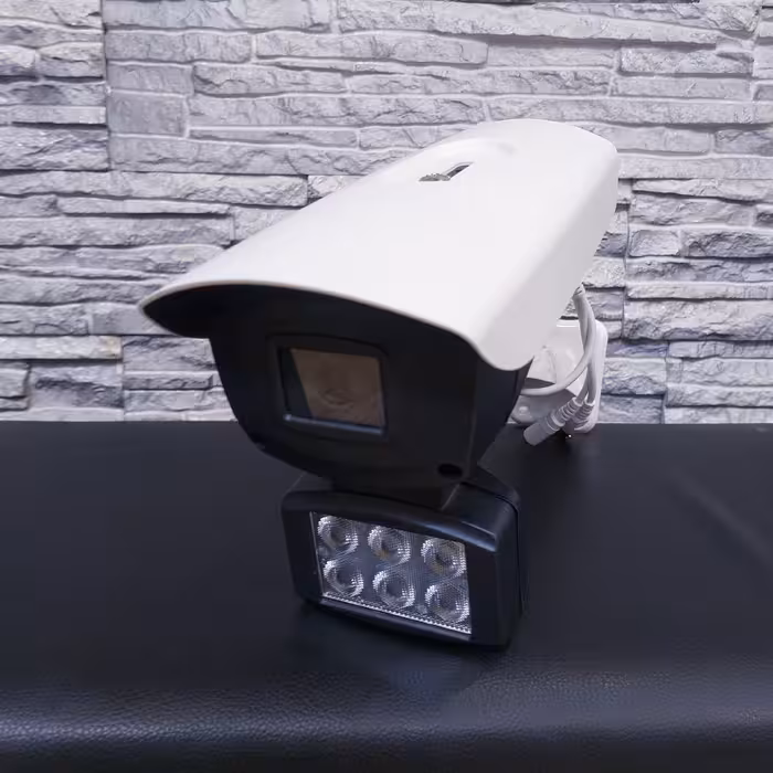 دوربین مداربسته 5 مگاپیکسل پروژکتور دار HD