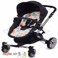 کالسکه کریر کاپلا لیون رنگ مشکی 2020 با قابلیت صندلی روبه مادر و کریکات شونده با تشک دوبل و گرم کن پای کالسکه و کریر  capella leon