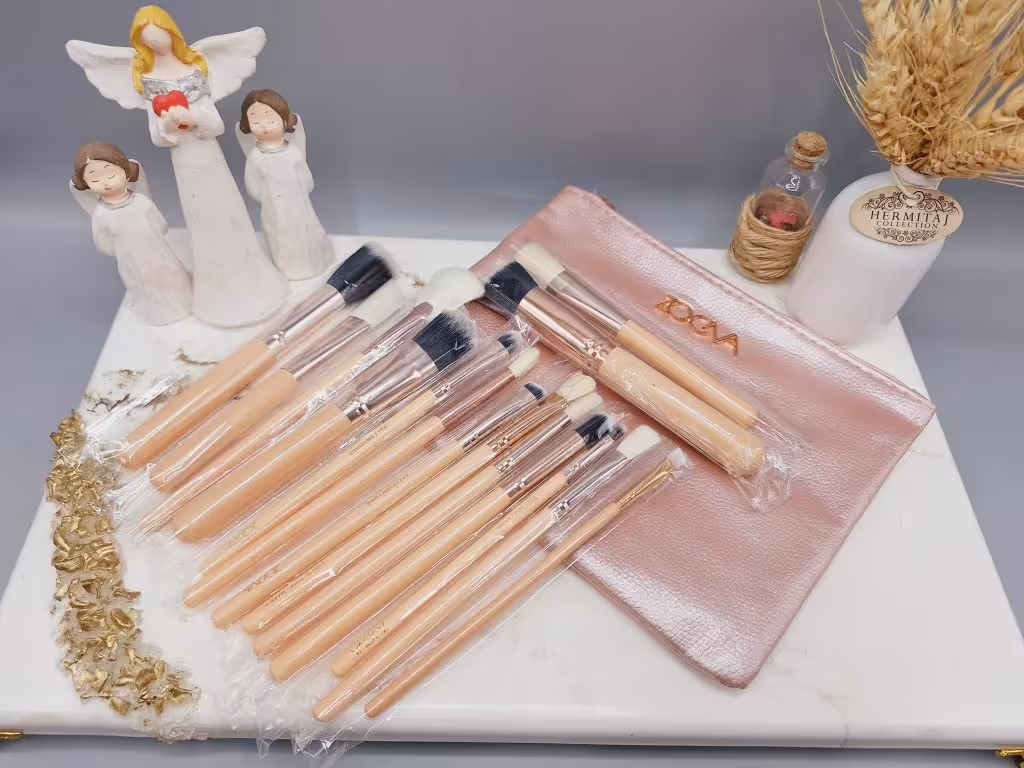 ست براش مشکی اصل 15 عددی لاکچری زووا با کیف چرمی ZOEVA ( رنگ کالباسی)