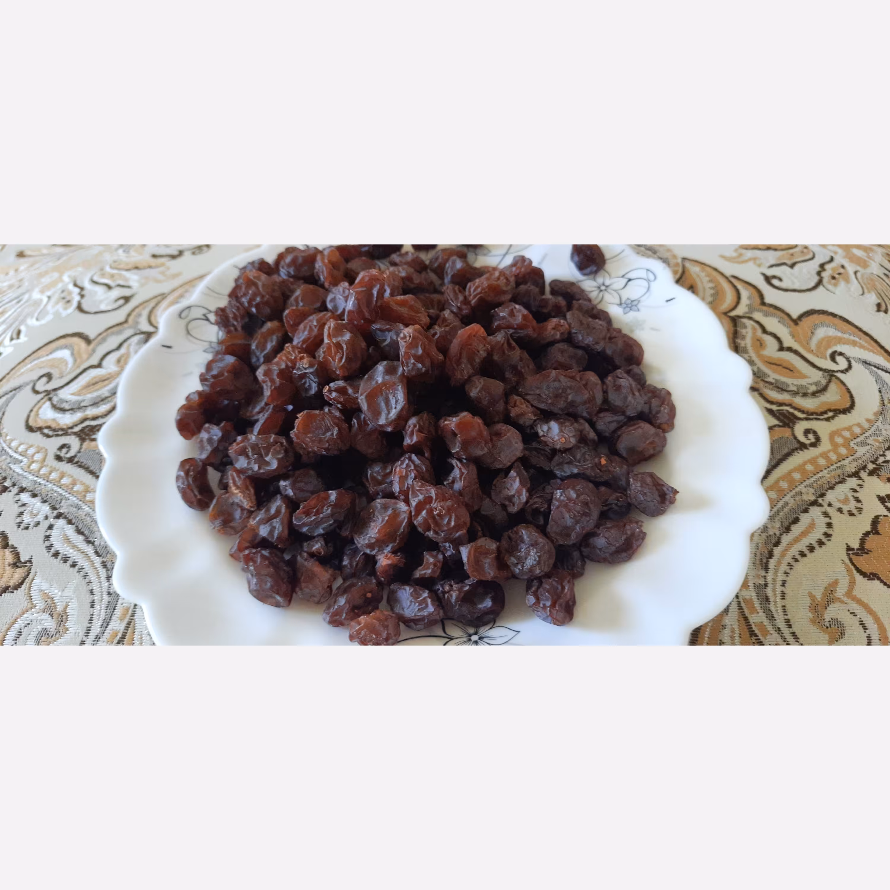 مویزقرمزدرجه یک ،پانزده کیلوگرمی،تمیزوبدون چوب