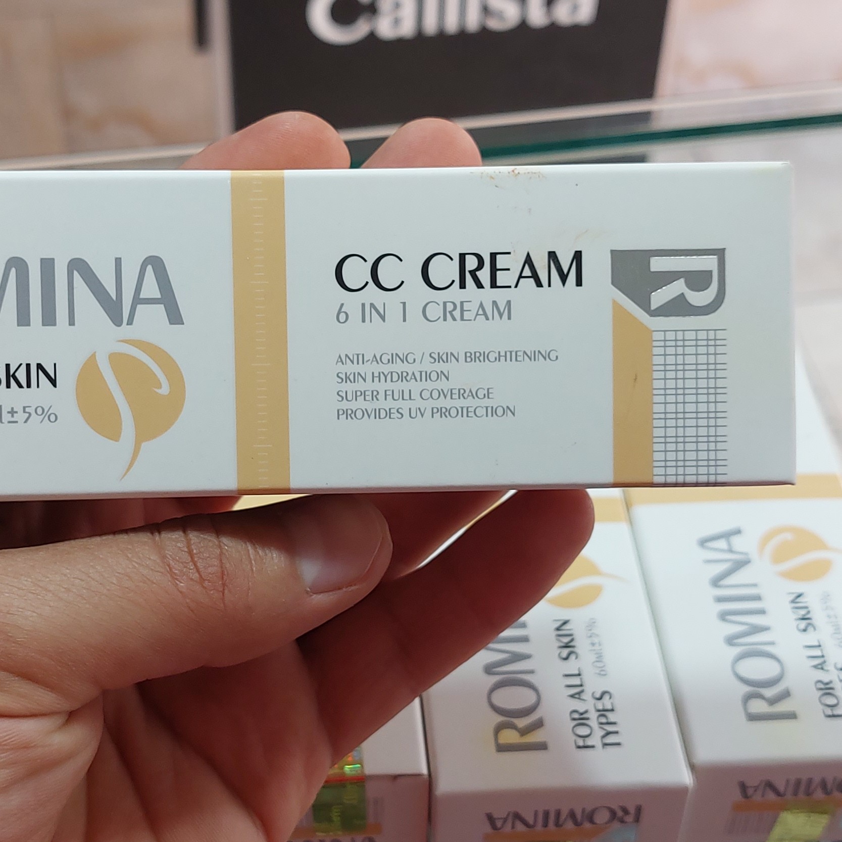 سی سی کرم رومینا  مناسب برای پوست روشن  6 در 1  حجم 60 میل