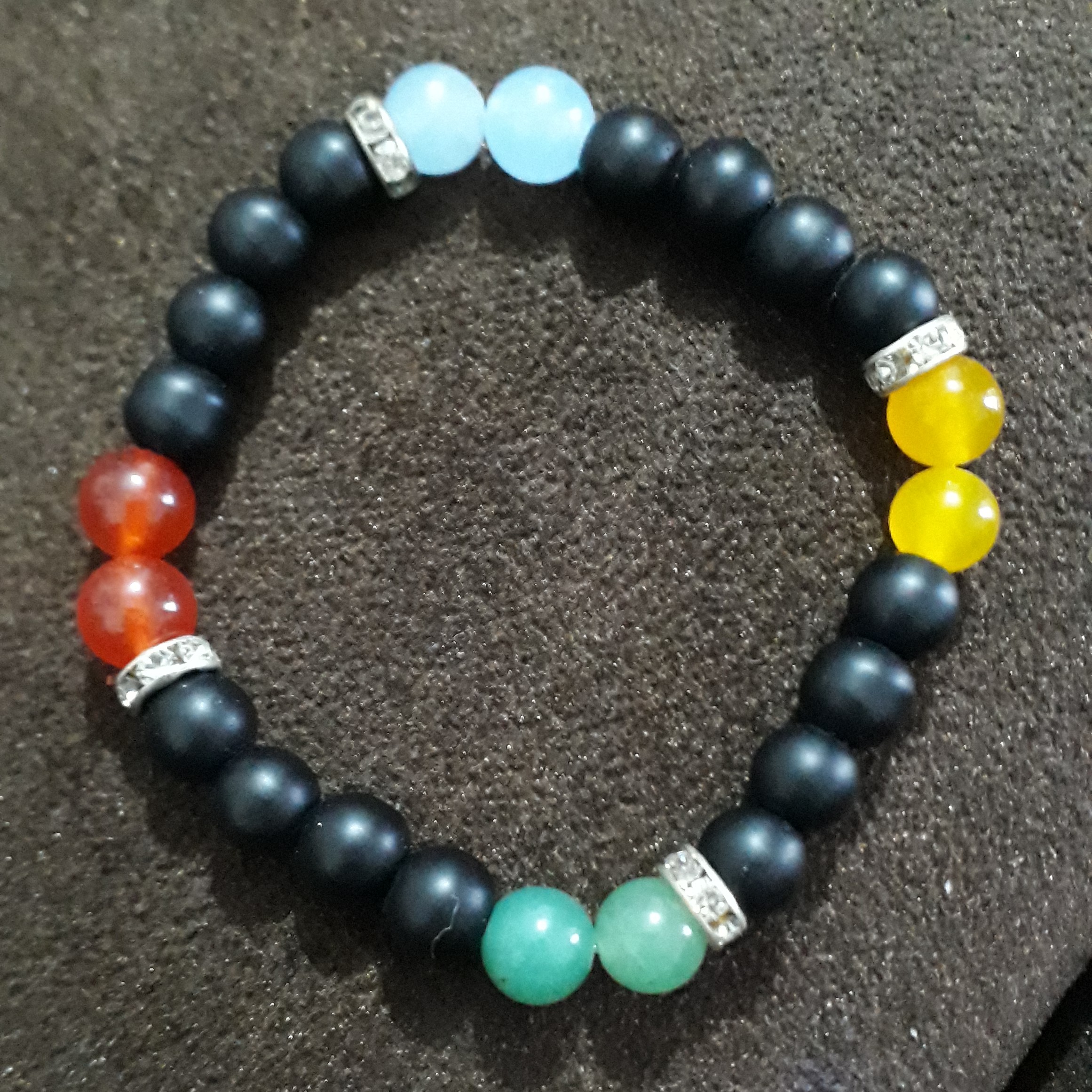 دستبند تزئینی در رنگهای خیلی متنوع