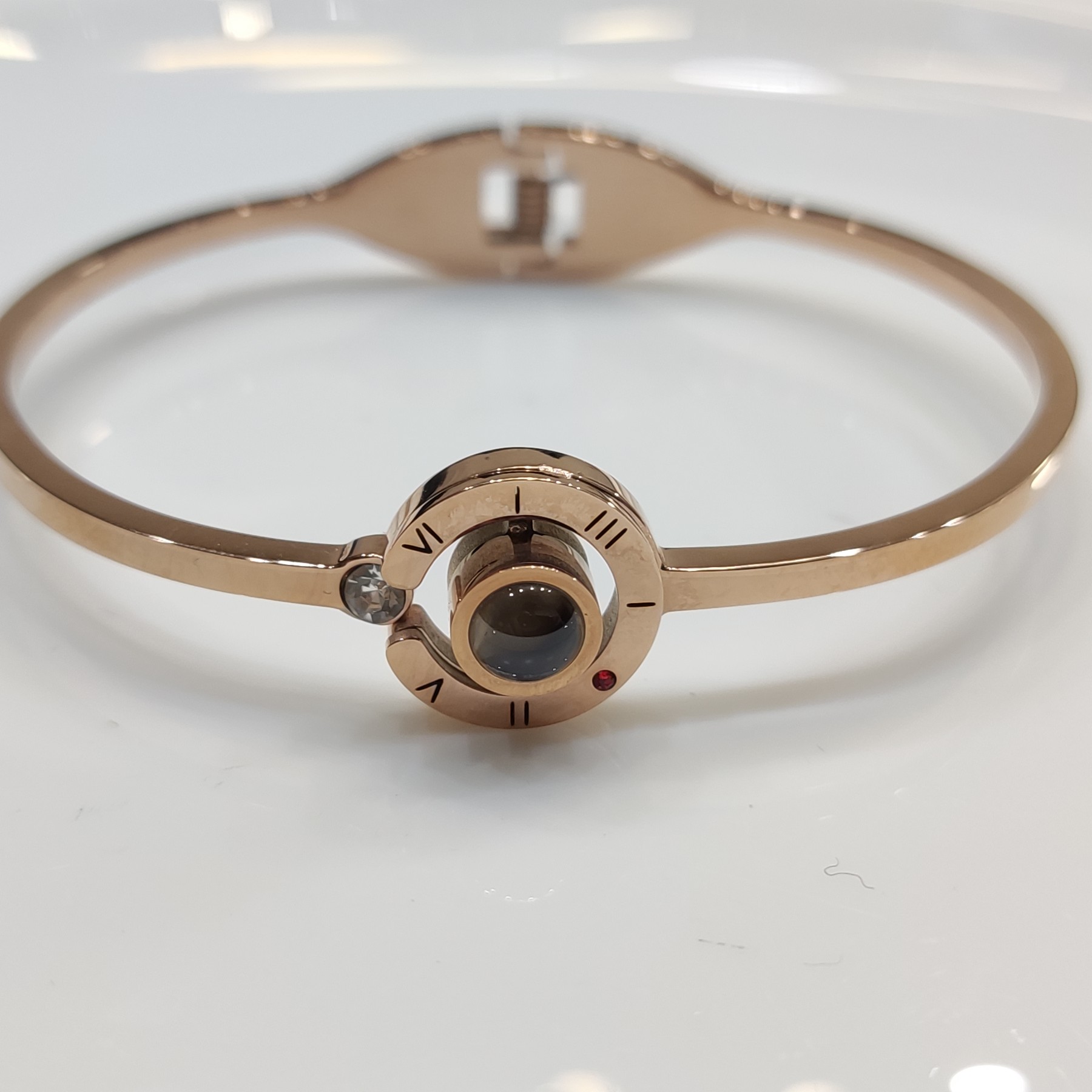 دستبند تلسکوپی مدل بولگاری استیل رنگ رزگلد رنگ ثابت فری سایز