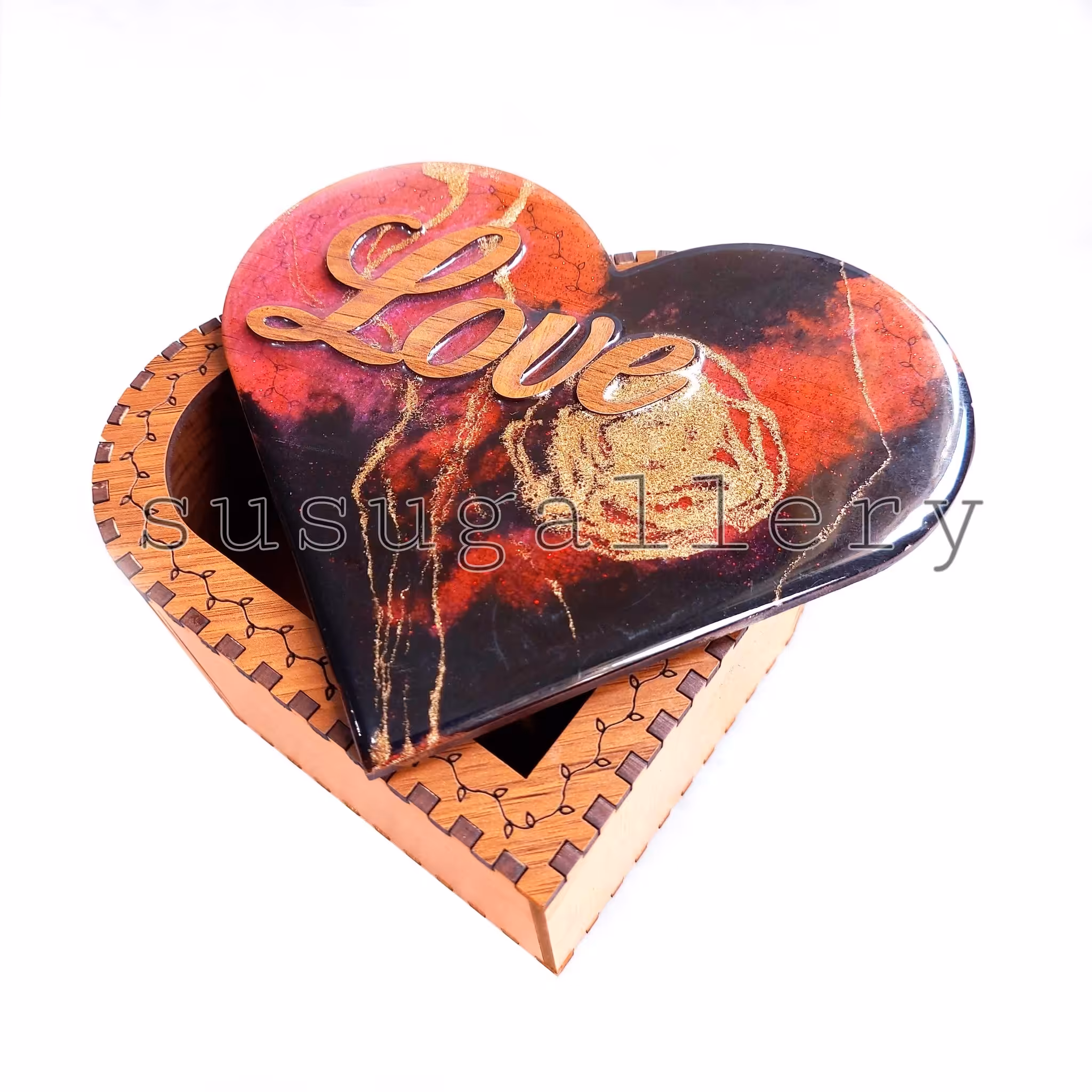 جعبه کادویی چوبی ام دی اف روکش دار مدل قلب کار شده با رزین