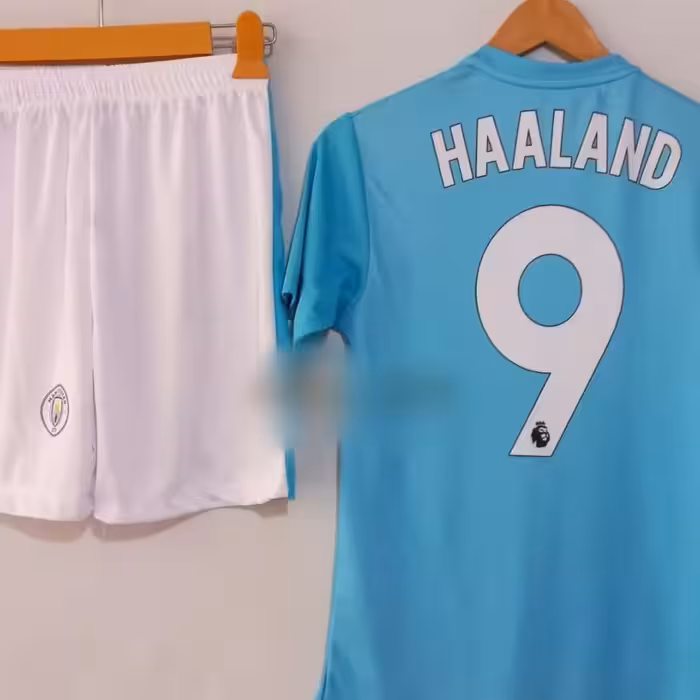 کیت امسالی منچستر سیتی 2024 با جوراب 