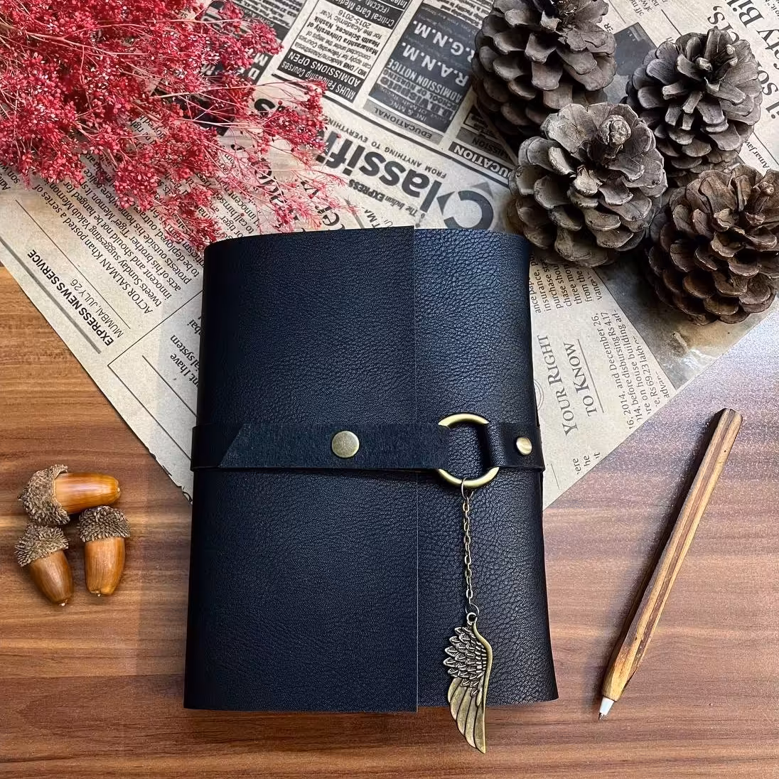 هدیه ،دفتر دستساز چرمِ کایرا