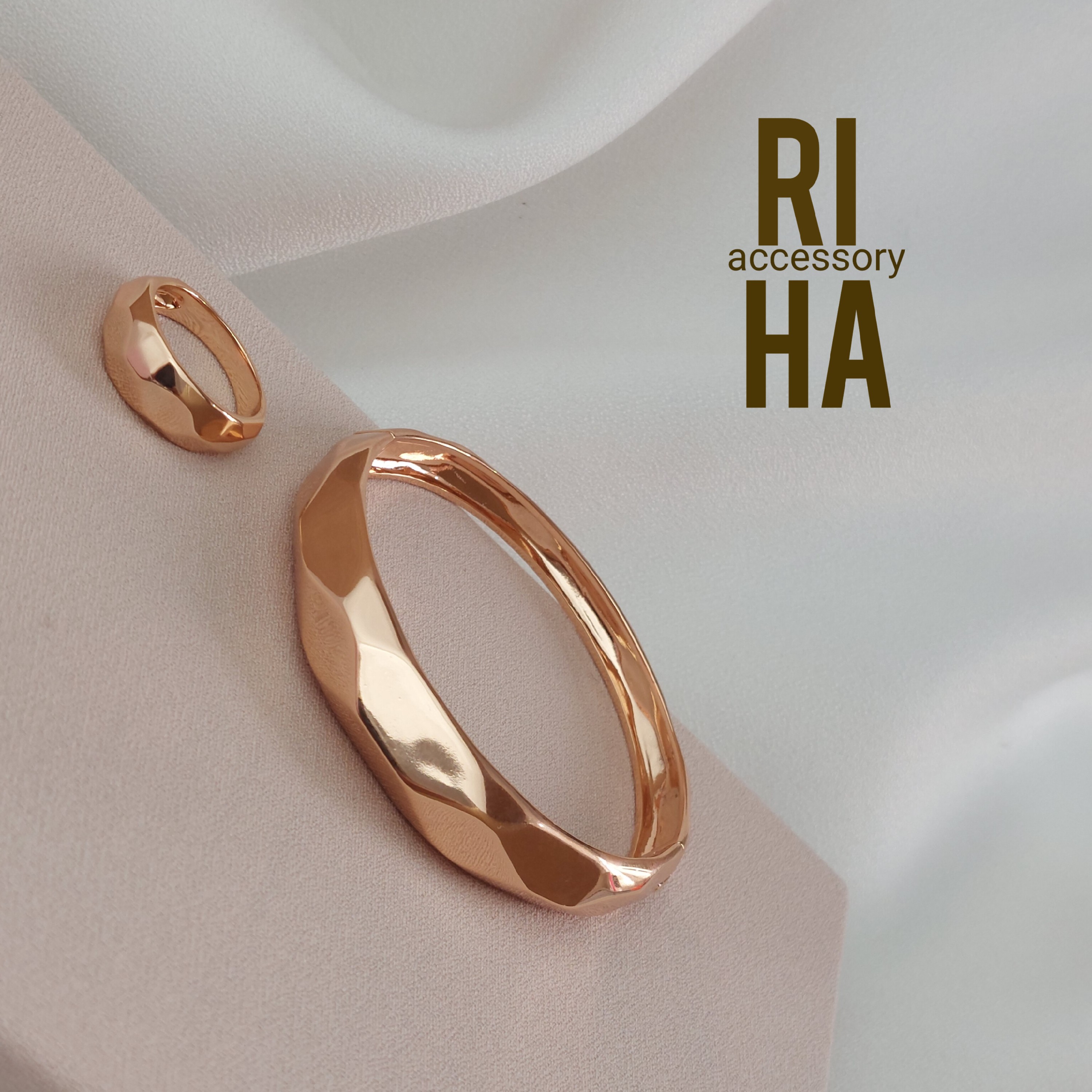 دستبند آینه ای ، دستبند چند وجهی ، دستبند النگویی ، دستبند بدلی