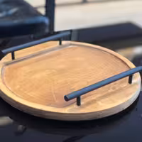 سینی چوبی دسته فلزی ضد آب و کاملا مصرفی مناسب برای پذیرایی و سرو 