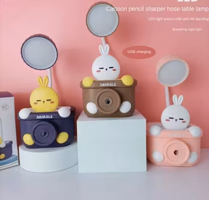 چراغ مطالعه و جاقلمی تراش فانتزی طرح دوربین