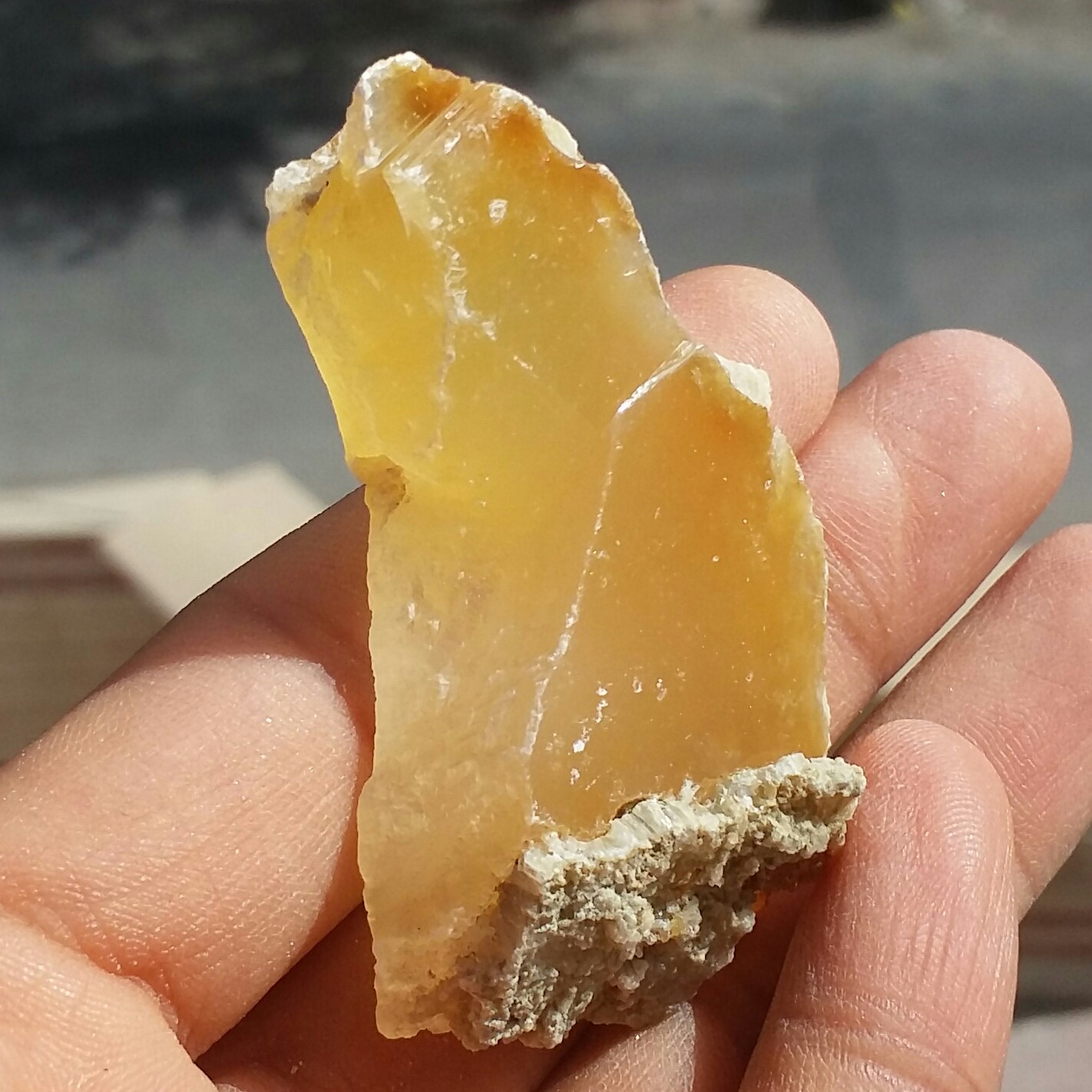 نمونه فوق کلکسیونی سنگ راف ژیپس عسلی دو طرفه کمیاب
 100 در 100 طبیعی شاااهکار خلقت
کد 10913