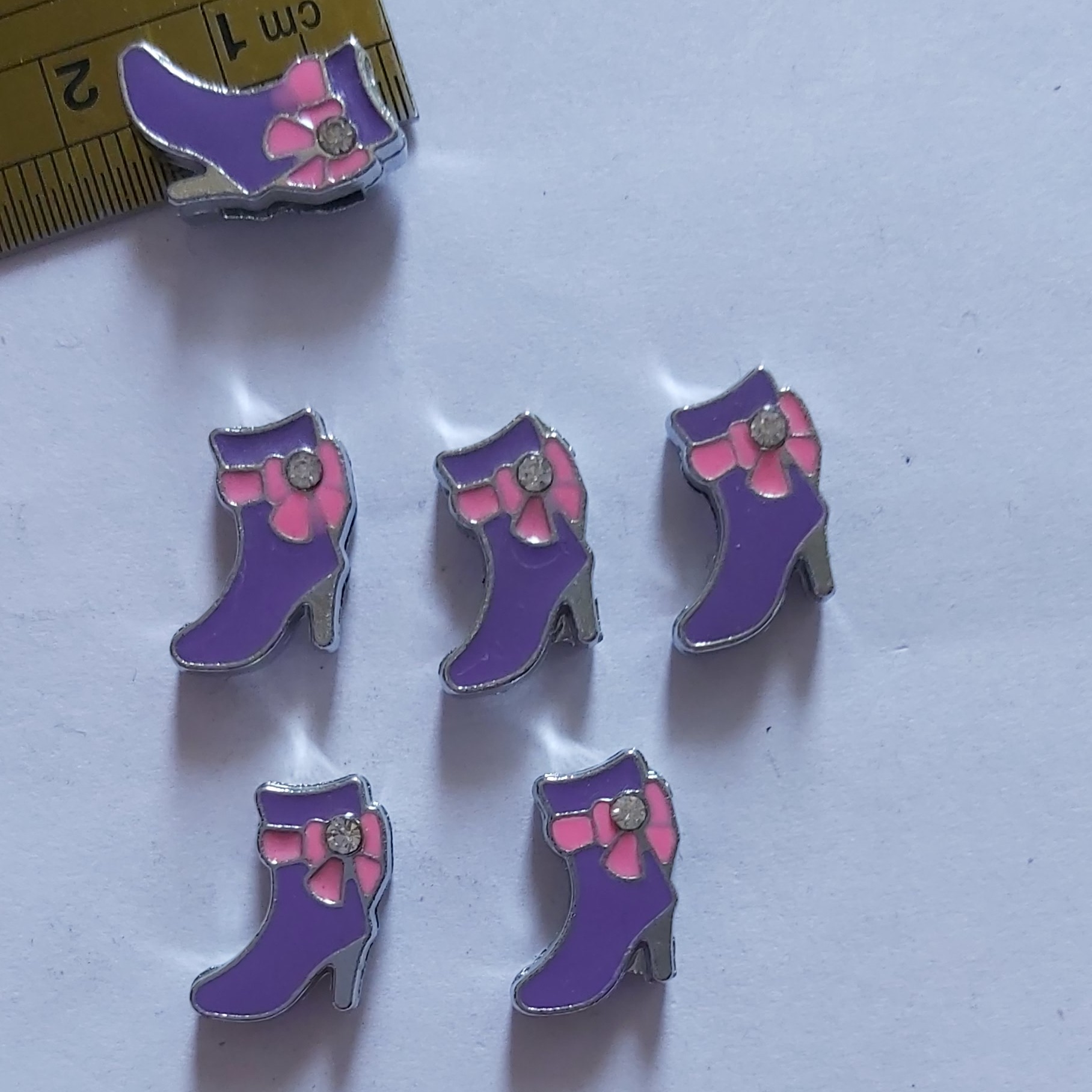 خرجکارفلزی کفش زنانه نگیندار تم بنفش یک عدد