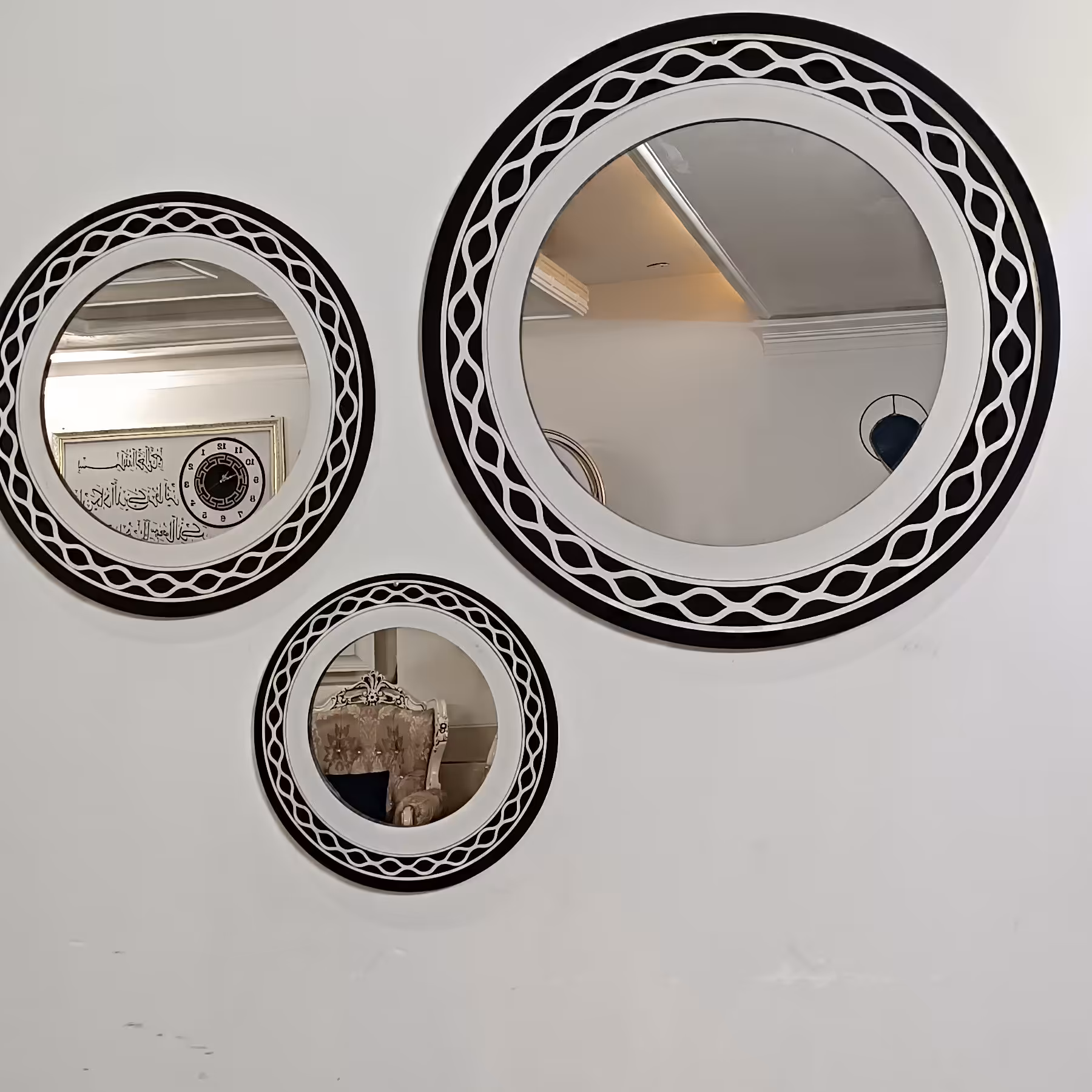 آینه سه تیکه خاص و جذابمون که با تمام آینه های بازاری فرق داره و متفاوته جز غرفه سان لایت جایی دیگه پیداشون نمیکنین