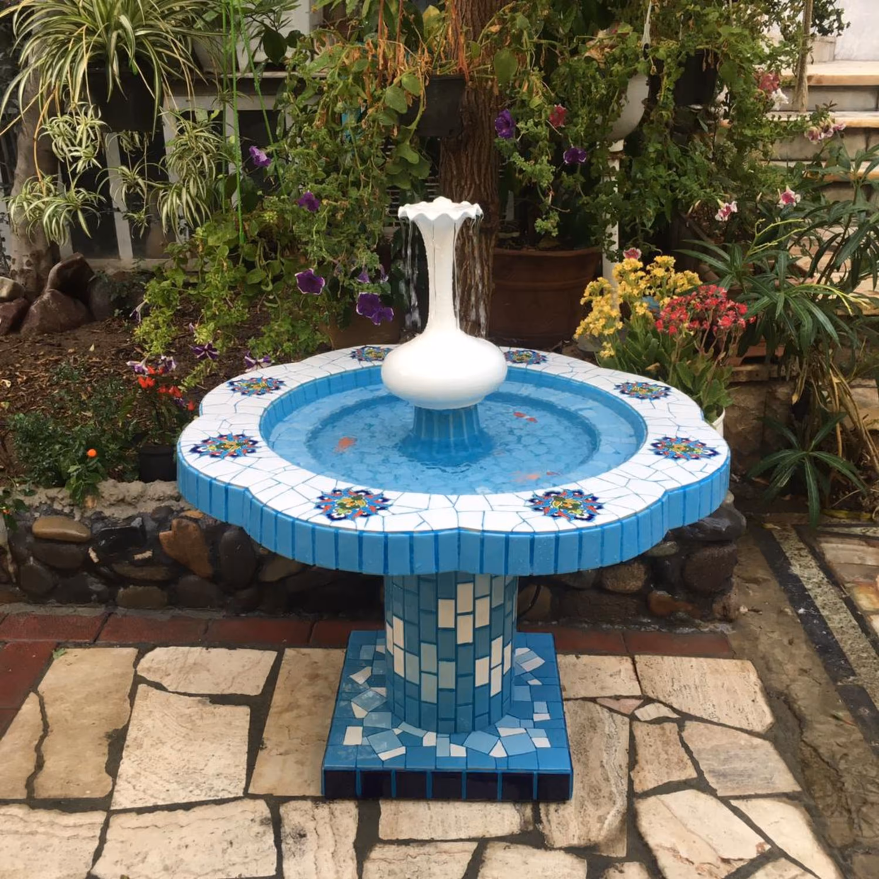 آبنما کاشی حوضی با خاطرات رویایی گذشته