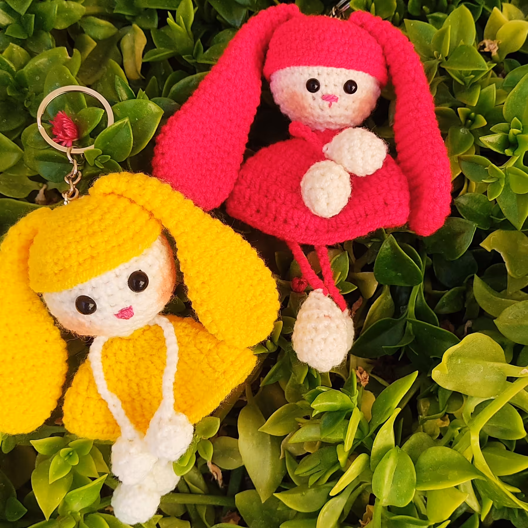 عروسک آویز خرگوش بافتنی و کاردست