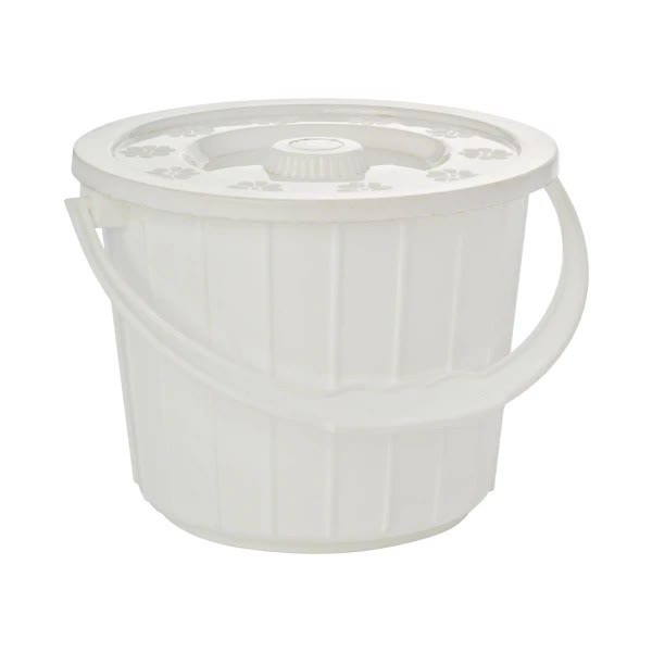 سطل نگهدارنده دربدار در خانه مدرن                       