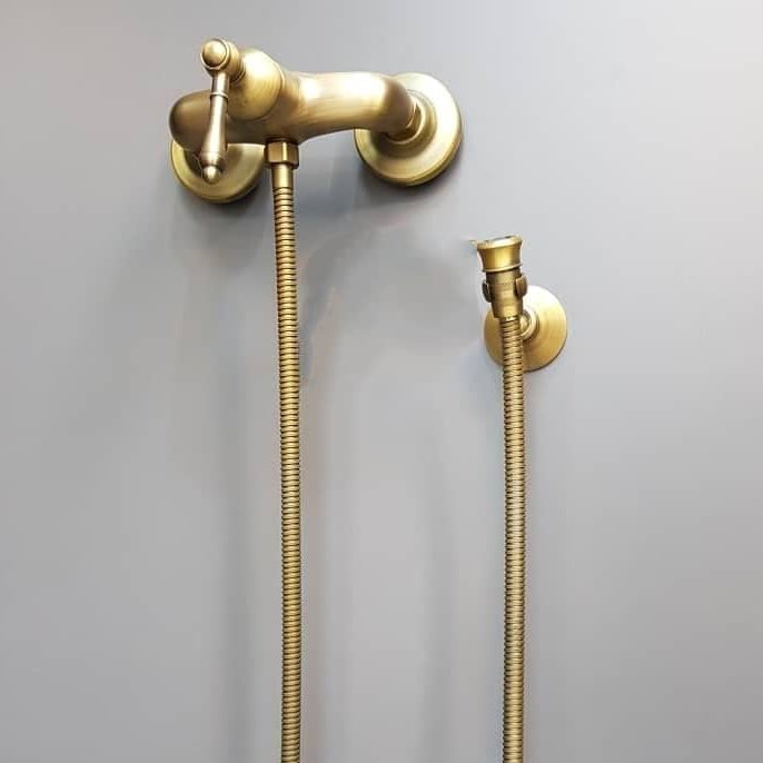 شیر توالت کلاسیک همراه شلنگ رنگ طلایی مات دارای گارانتی ارسال امن به سراسر ایران