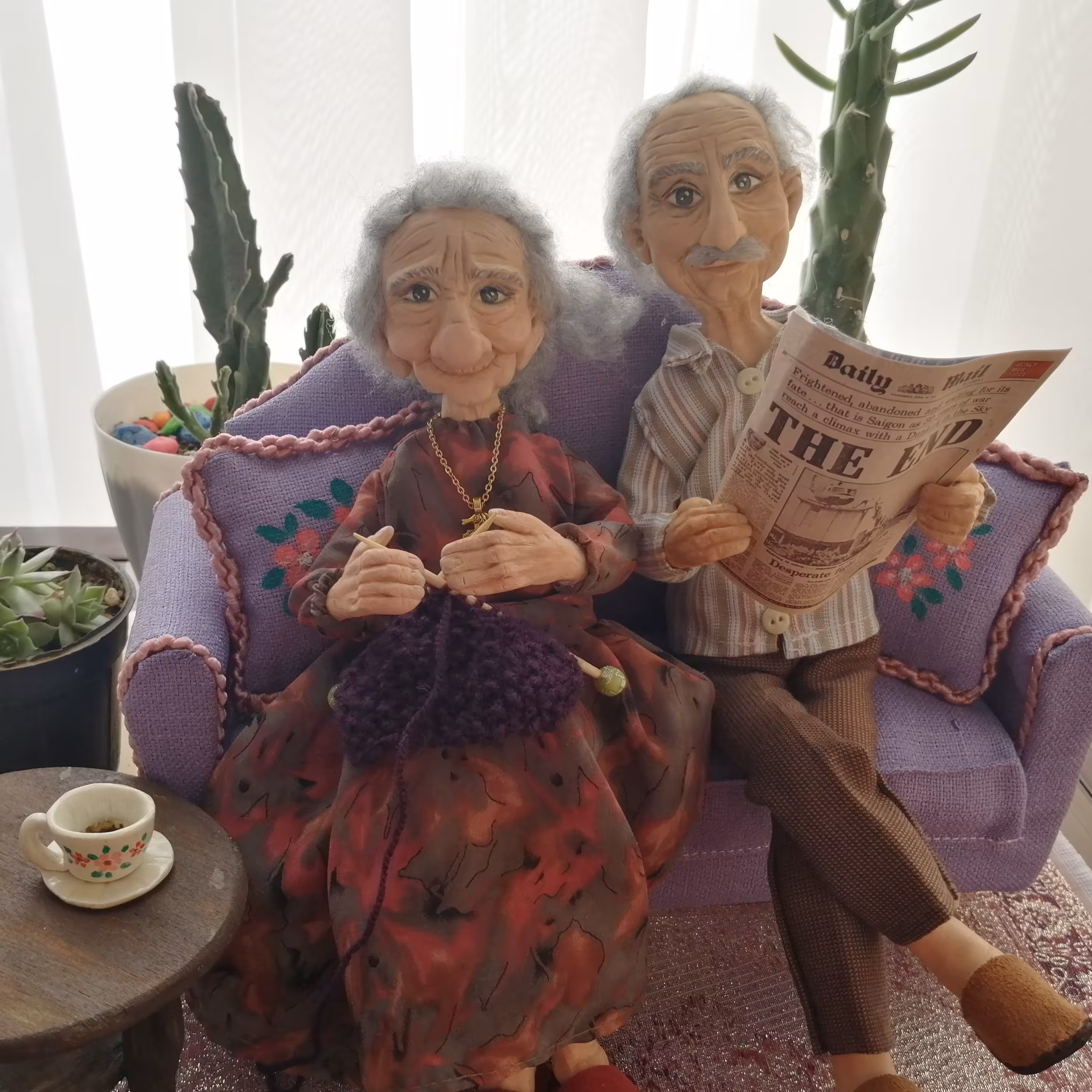 مجسمه پیرزن پیرمرد دستساز