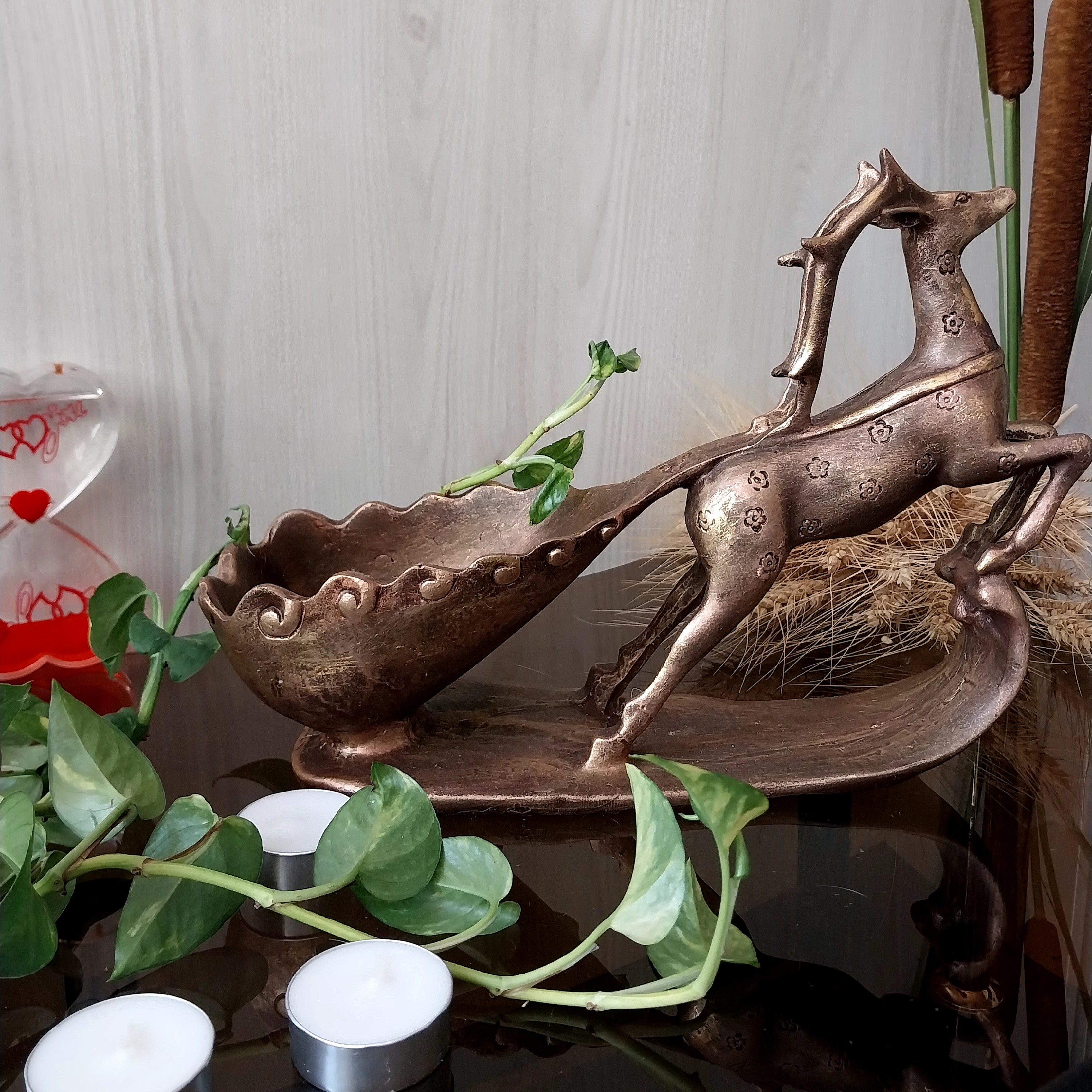 مجسمه دکوری جابطری شیک گوزن شمالی پلی استر رنگ قهوه ای متالی طرح برنز