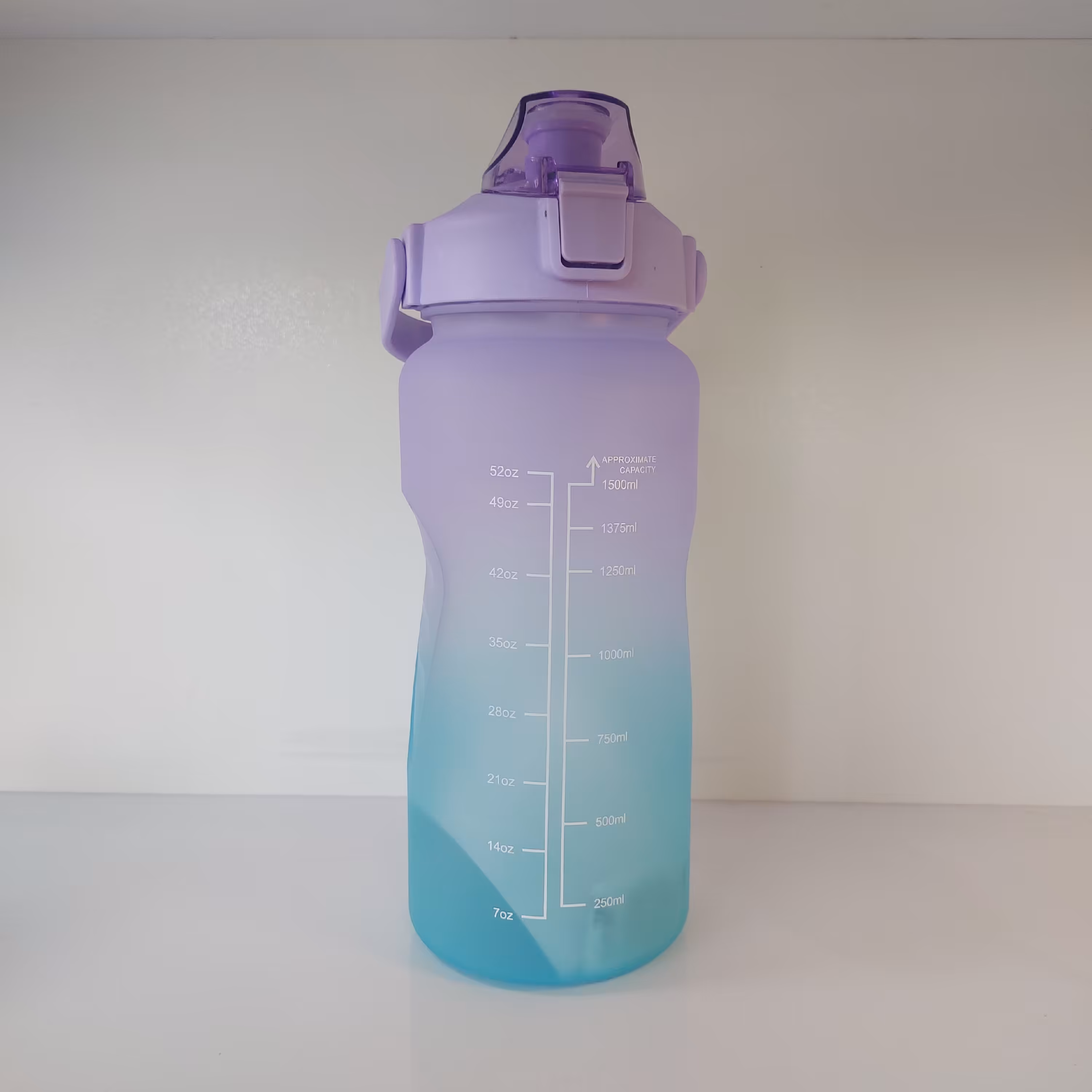 قمقمه دو رنگ آبی و بنفش سیلیکنی سایز بزرگ   یک و نیم لیتری 