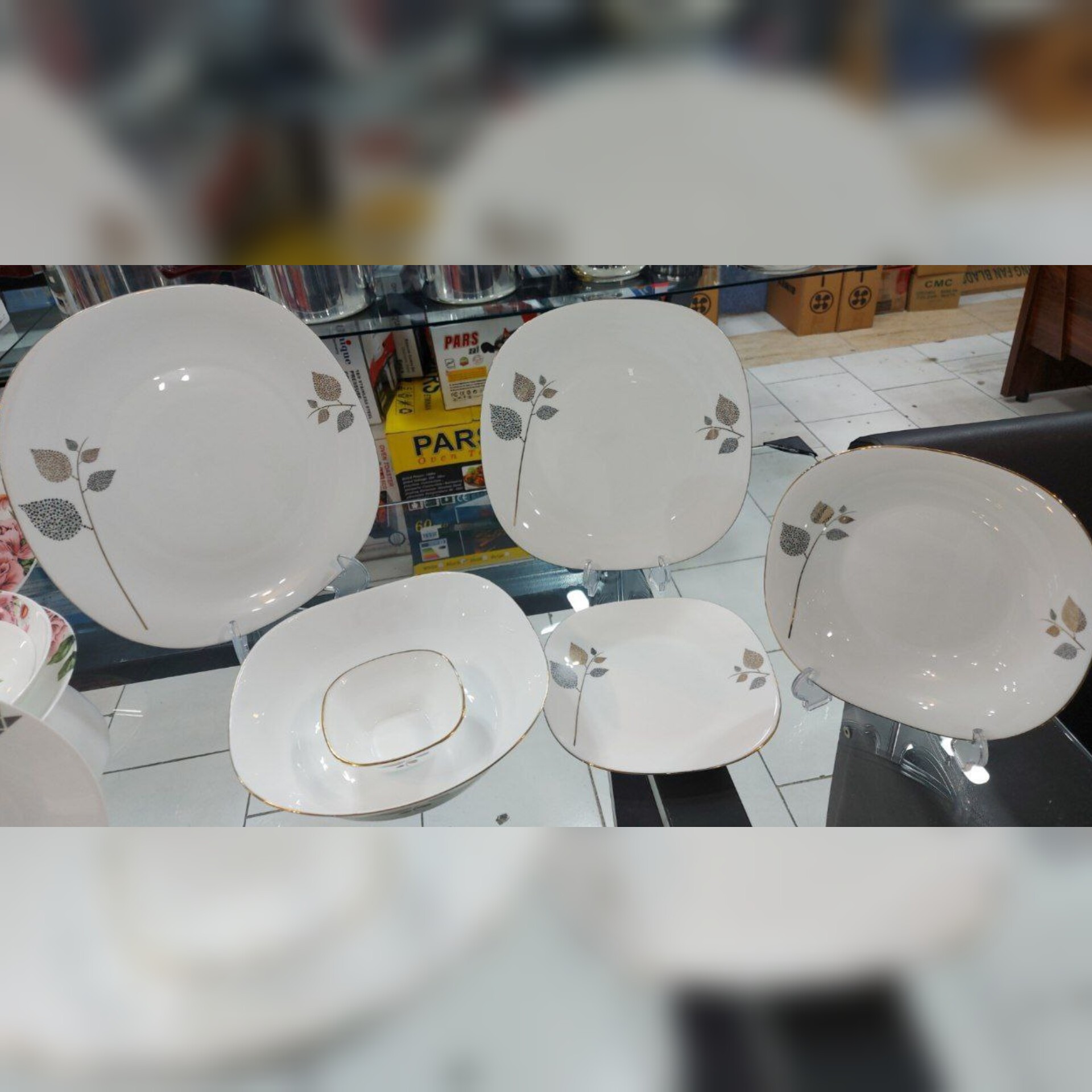 سرویس آرکوپال لب طلا مربع 6 نفره 26 پارچه مدل گلبرگ مشکی